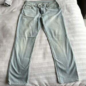 Raleigh Denim Men’s Lightwash Jeans. Jones Slim Fit. 36 waist x 32 inseam.